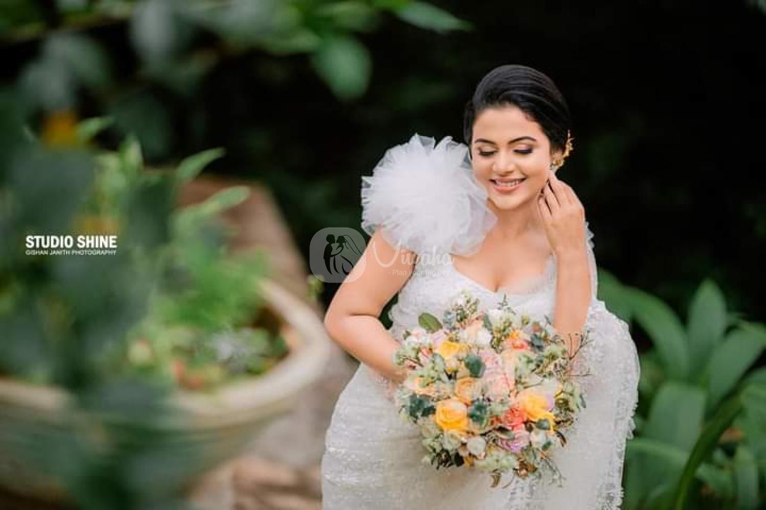  Glamour lady dress designer ( madusha sadamini )